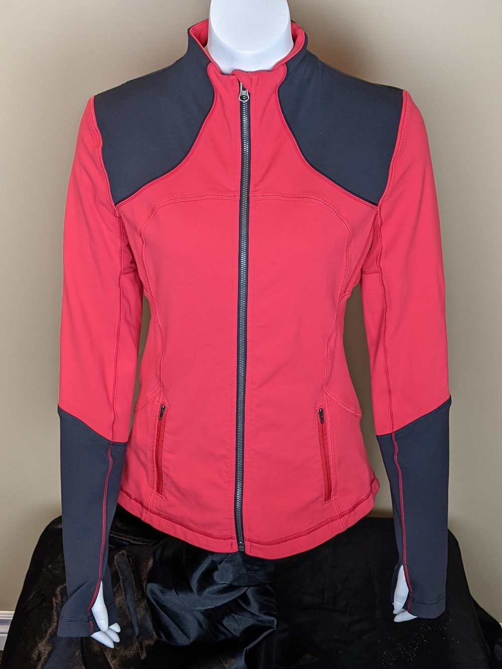 Lululemon Athletic - Picture 2 of 6
